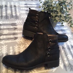 white mountain ramone bootie